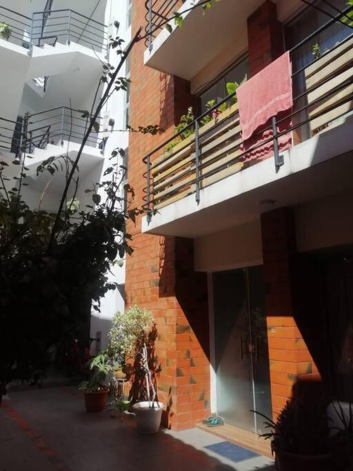 Departamento Grande A 2 Cuadras Plaza Principal A Lado De Viva Apartman Tarija Kültér fotó