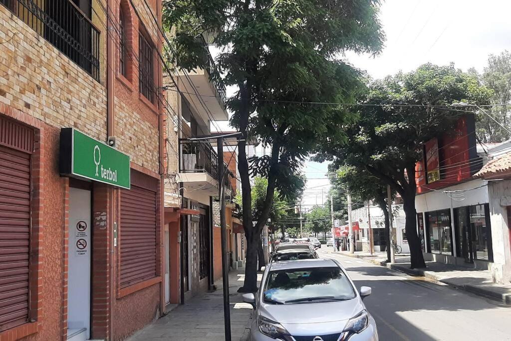 Departamento Grande A 2 Cuadras Plaza Principal A Lado De Viva Apartman Tarija Kültér fotó